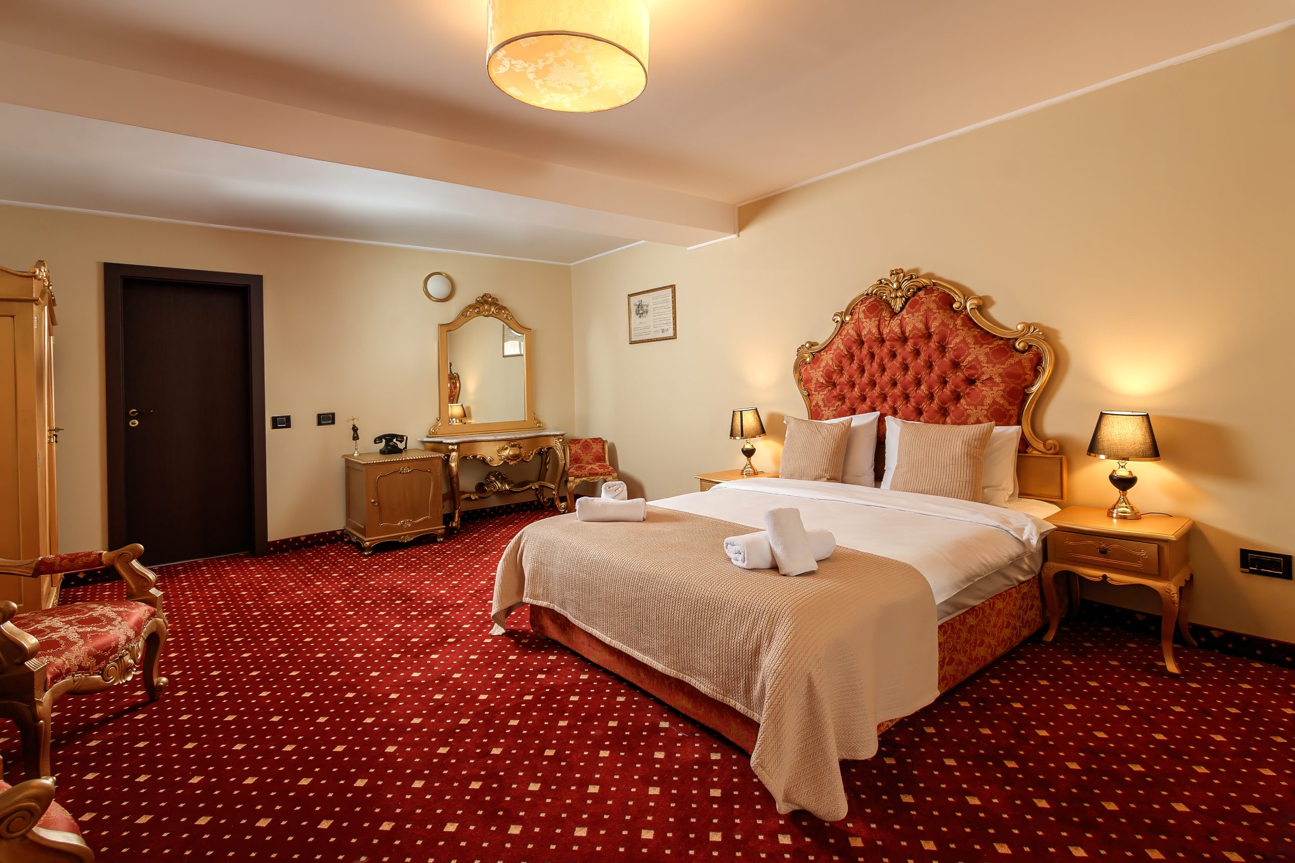 Un hotel emblematic din Scheii Brașovului renaște. Pariul antreprenorului Cristian Iliescu pe turismul brașovean hotel